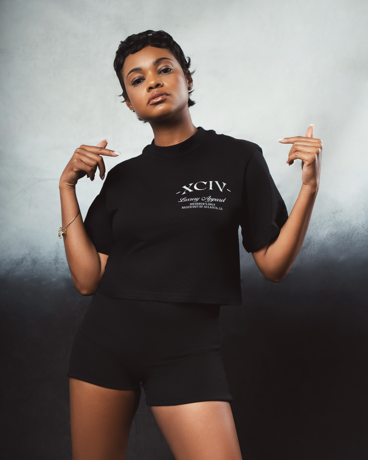 XCIV BLACK LUX WOMEN'S CROP TEE